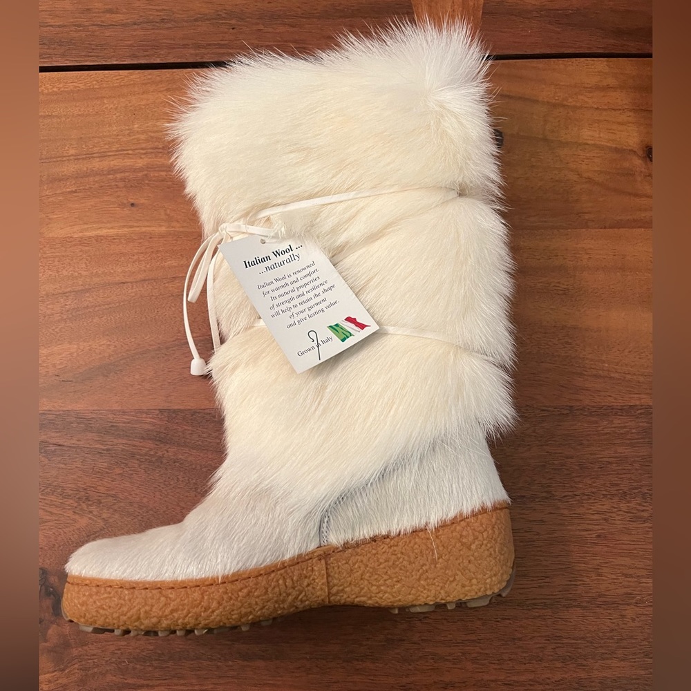 Brand New W Tag! Cream Overland Oscar Fur Boots